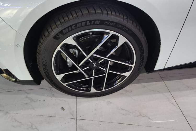 Used XPeng P7+ 2024 Long-Range Max Exterior 4