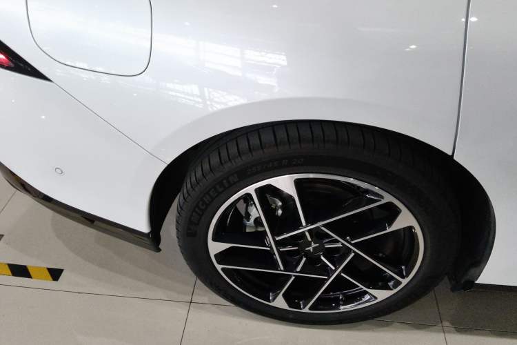 Used XPeng P7+ 2024 Long-Range Max Exterior 5