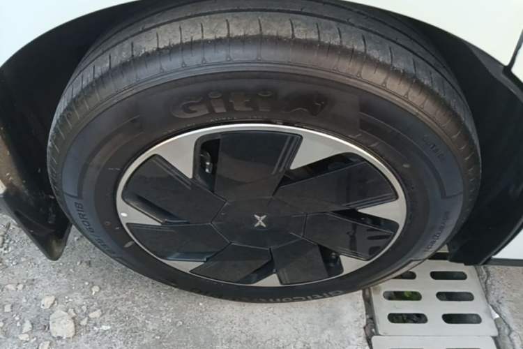 Used XPeng P7+ 2024 Long-Range Max Exterior 5