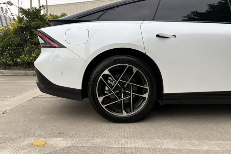 Used XPeng P7+ 2024 Long-Range Max Exterior 6