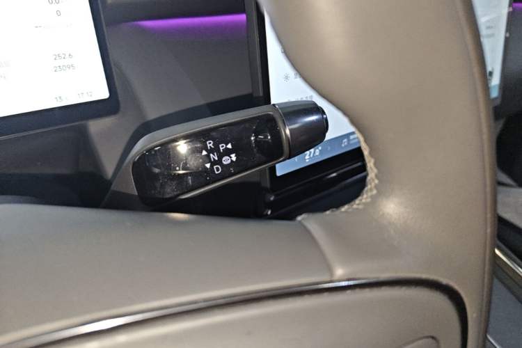 Used XPeng P7+ 2024 Long-Range Max Gear Lever