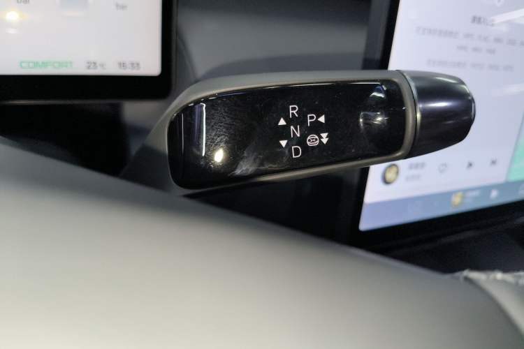 Used XPeng P7+ 2024 Long-Range Max Gear Lever