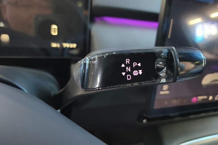 Used XPeng P7+ 2024 Long-Range Max Gear Lever