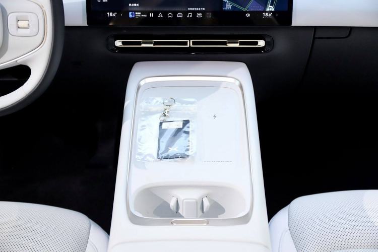 Used XPeng P7+ 2024 Long-Range Max Interior 6