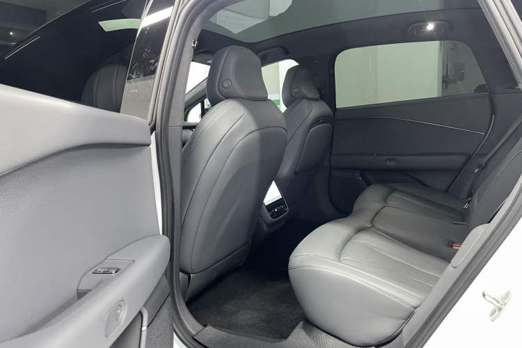 Used XPeng P7+ 2024 Long-Range Max Interior 7