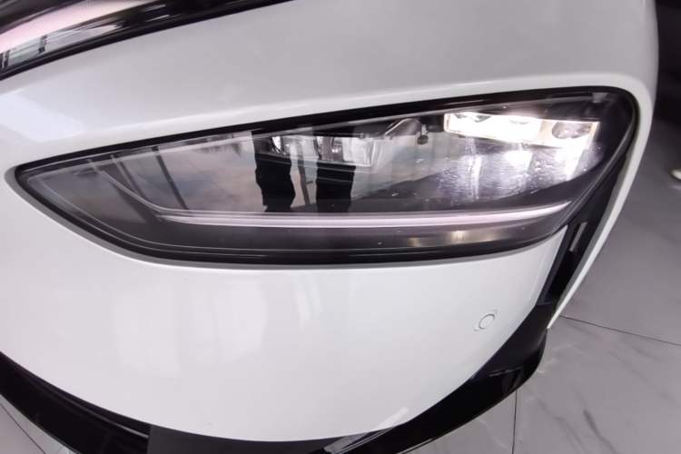 Used XPeng P7+ 2024 Long-Range Max Left Front Headlight