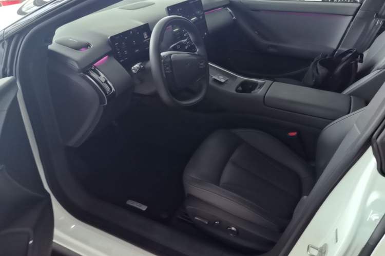 Used XPeng P7+ 2024 Long-Range Max Left Front Seat