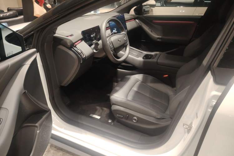 Used XPeng P7+ 2024 Long-Range Max Left Front Seat