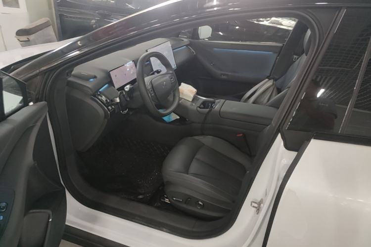 Used XPeng P7+ 2024 Long-Range Max Left Front Seat