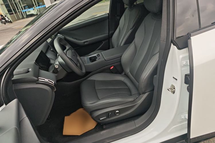 Used XPeng P7+ 2024 Long-Range Max Left Front Seat