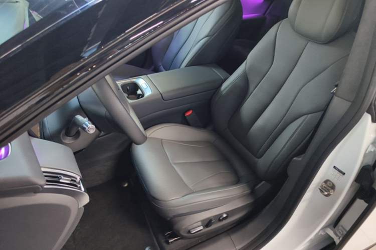 Used XPeng P7+ 2024 Long-Range Max Left Front Seat