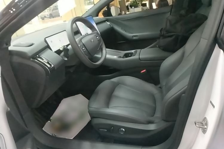 Used XPeng P7+ 2024 Long-Range Max Left Front Seat