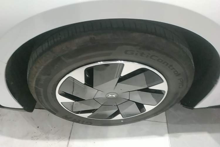 Used XPeng P7+ 2024 Ultra-Long Range Max Left Front Wheel Hub