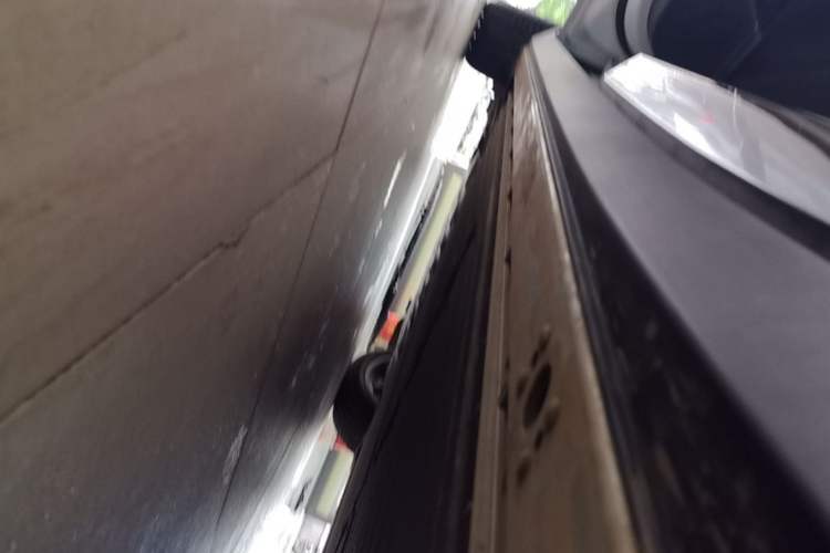 Used XPeng P7+ 2024 Long-Range Max Left Side Sill