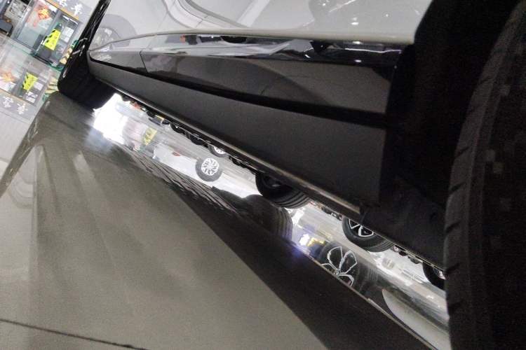 Used XPeng P7+ 2024 Long-Range Max Left Side Sill