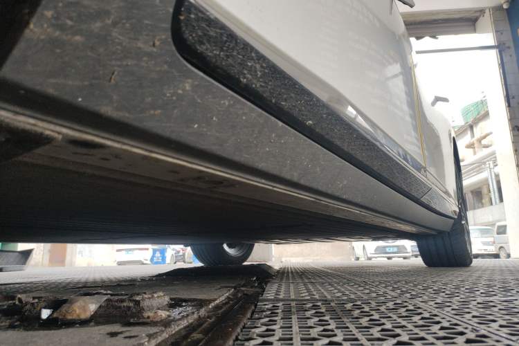 Used XPeng P7+ 2024 Ultra-Long Range Max Left Side Sill