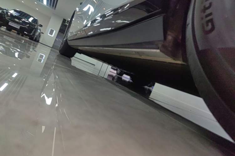 Used XPeng P7+ 2024 Ultra-Long Range Max Left Side Sill