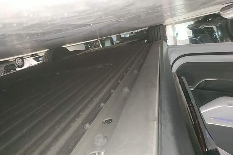 Used XPeng P7+ 2024 Ultra-Long Range Max Left Side Sill