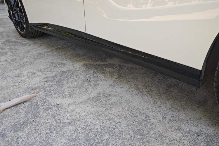 Used XPeng P7+ 2024 Long-Range Max Left Side Sill