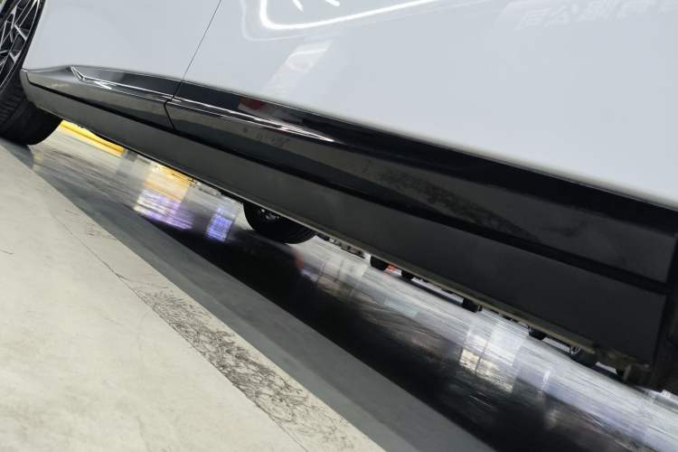 Used XPeng P7+ 2024 Long-Range Max Left Side Sill