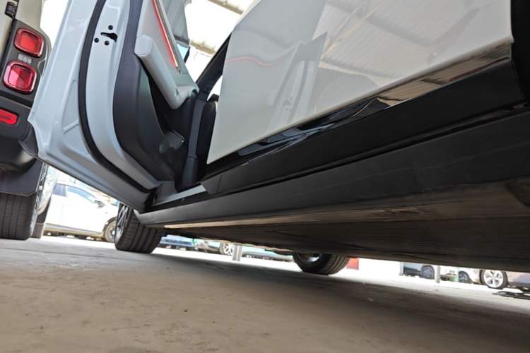 Used XPeng P7+ 2024 Long-Range Max Left Side Sill