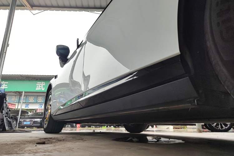 Used XPeng P7+ 2024 Long-Range Max Left Side Sill