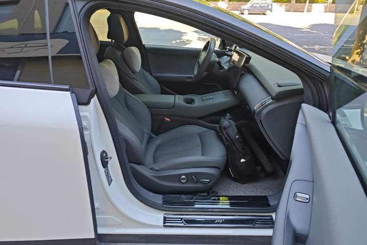 Used XPeng P7+ 2024 Long-Range Max Right Front Seat