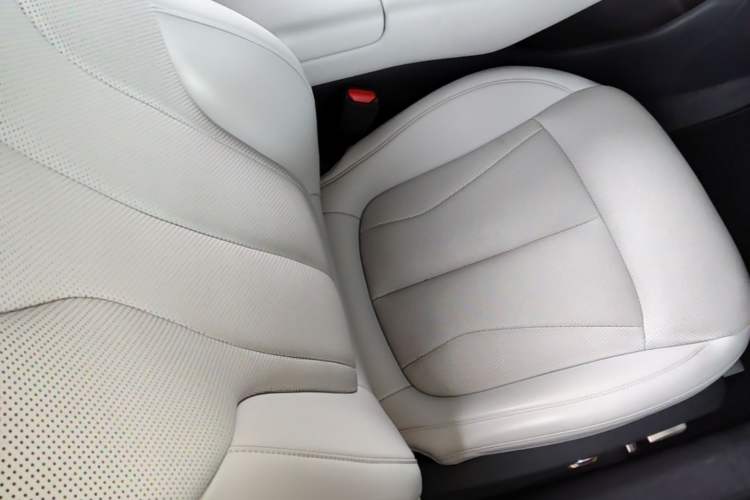 Used XPeng P7+ 2024 Long-Range Max Right Front Seat