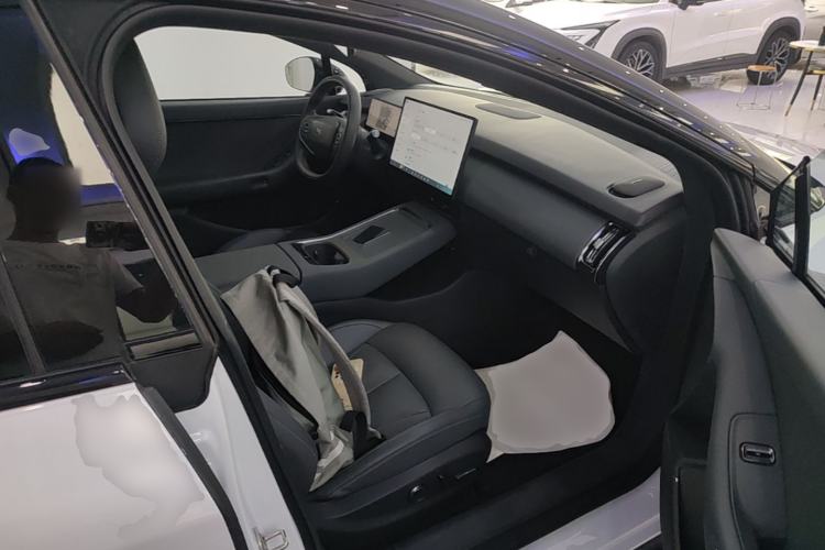Used XPeng P7+ 2024 Long-Range Max Right Front Seat
