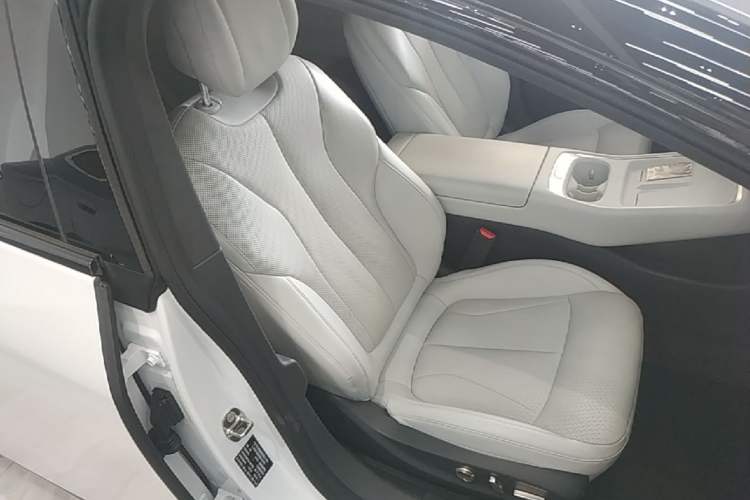 Used XPeng P7+ 2024 Long-Range Max Right Front Seat