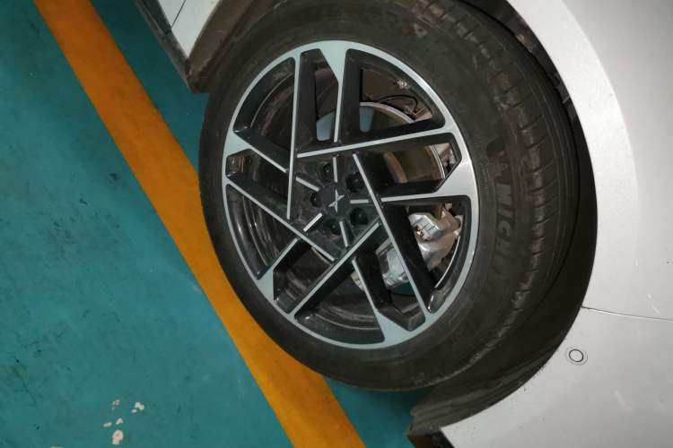 Used XPeng P7+ 2024 Long-Range Max Right Front Wheel Hub