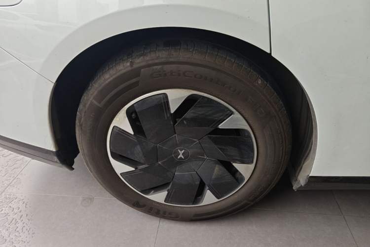 Used XPeng P7+ 2024 Long-Range Max Right Rear Wheel Hub