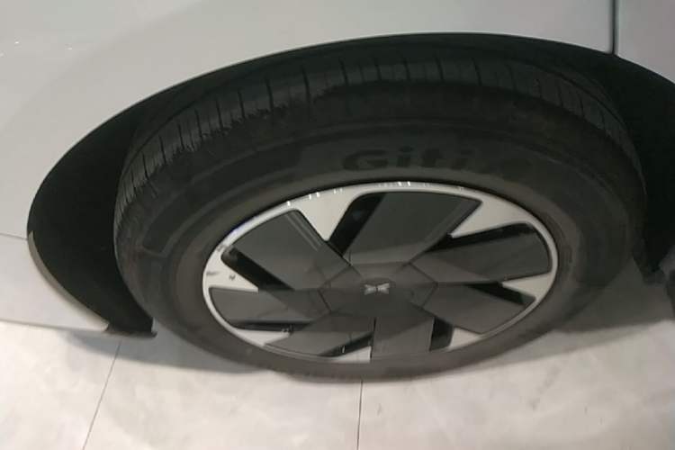 Used XPeng P7+ 2024 Ultra-Long Range Max Right Rear Wheel Hub