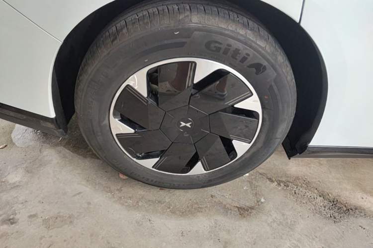 Used XPeng P7+ 2024 Long-Range Max Right Rear Wheel Hub