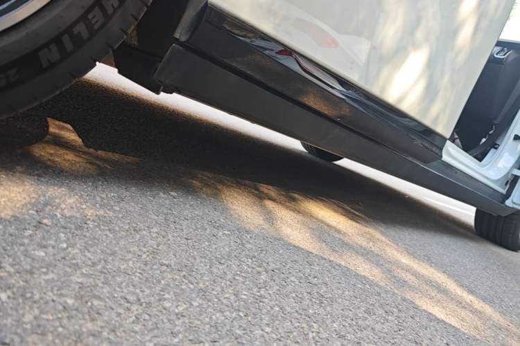 Used XPeng P7+ 2024 Ultra-Long Range Max Right Side Sill