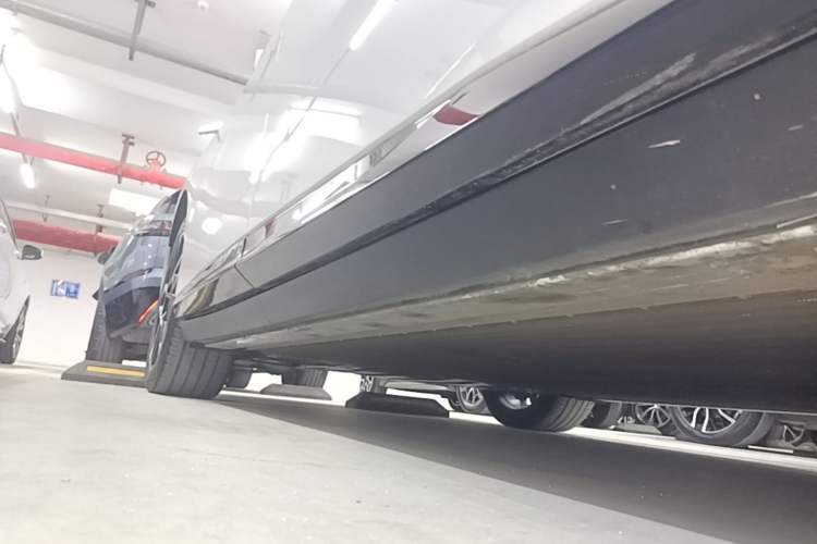 Used XPeng P7+ 2024 Ultra-Long Range Max Right Side Sill