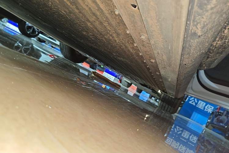 Used XPeng P7+ 2024 Long-Range Max Right Side Sill