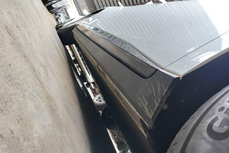 Used XPeng P7+ 2024 Long-Range Max Right Side Sill