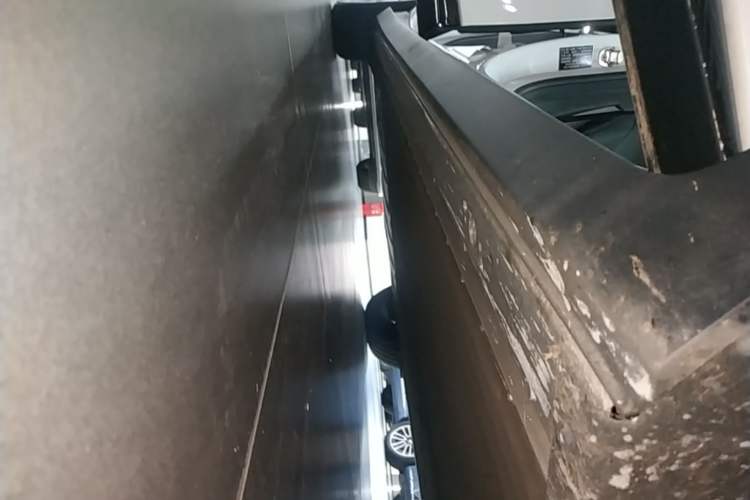 Used XPeng P7+ 2024 Long-Range Max Right Side Sill
