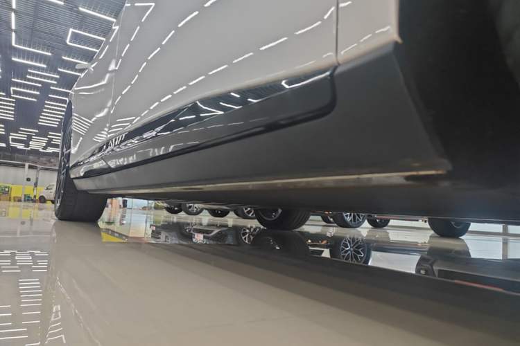 Used XPeng P7+ 2024 Ultra-Long Range Max Right Side Sill