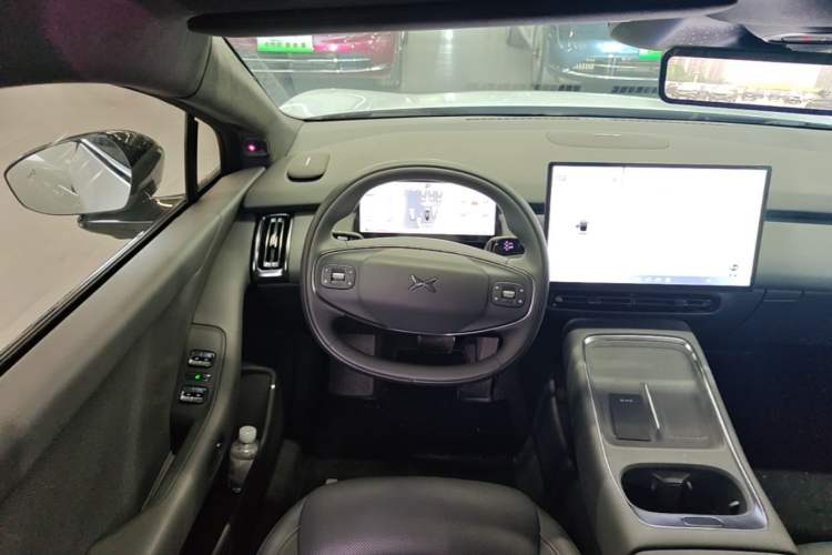Used XPeng P7+ 2024 Long-Range Max Steering Wheel
