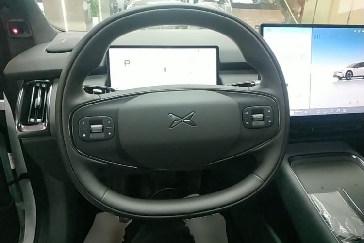 Used XPeng P7+ 2024 Long-Range Max Steering Wheel