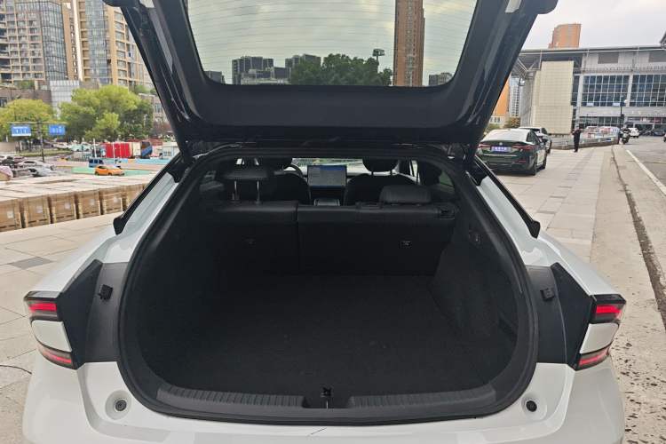 Used XPeng P7+ 2024 Long-Range Max Trunk