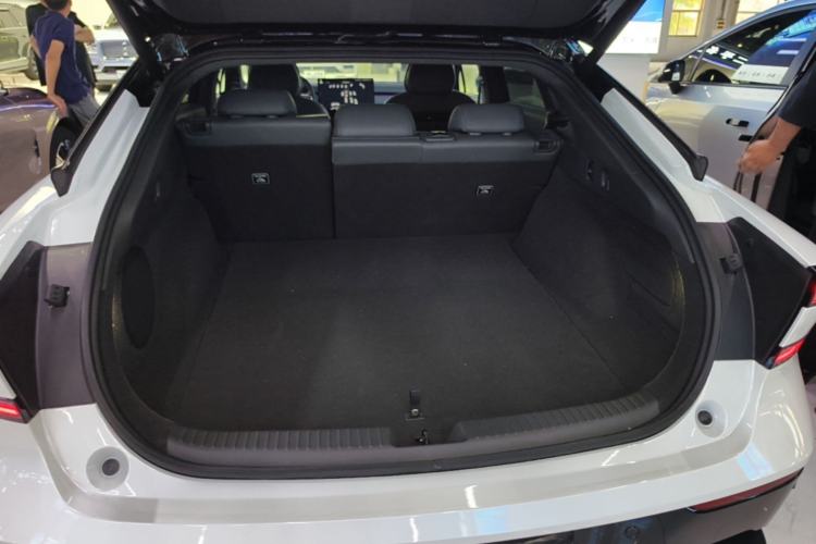 Used XPeng P7+ 2024 Long-Range Max Trunk