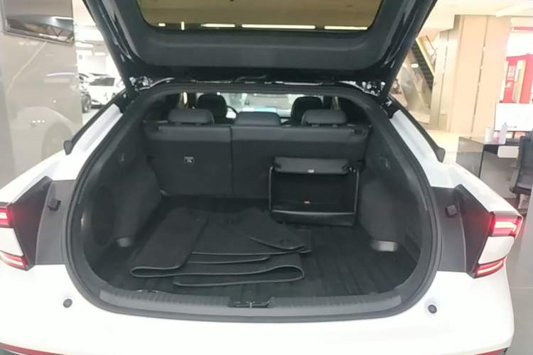 Used XPeng P7+ 2024 Long-Range Max Trunk