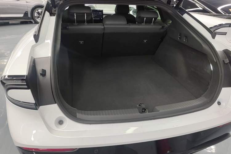 Used XPeng P7+ 2024 Long-Range Max Trunk