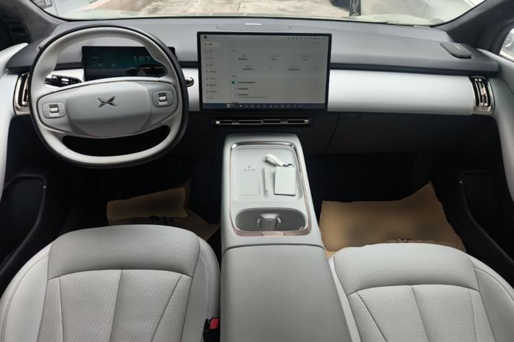 Used XPeng P7+ 2024 Long-Range Max Center Console