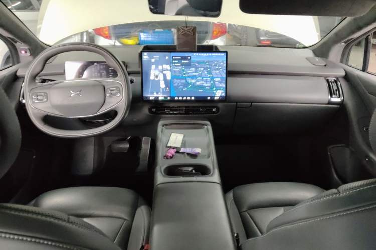 Used XPeng P7+ 2024 Ultra-Long Range Max Center Console