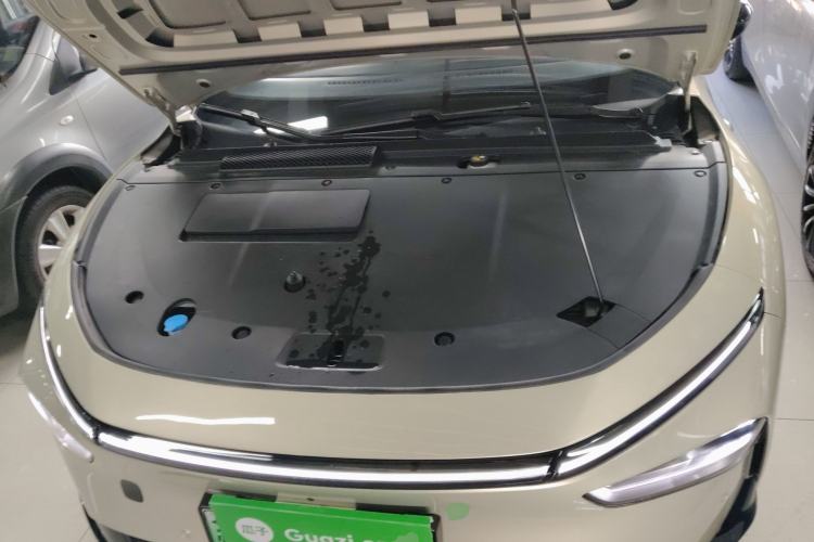 Used XPeng P7+ 2024 Ultra-Long Range Max Engine Bay