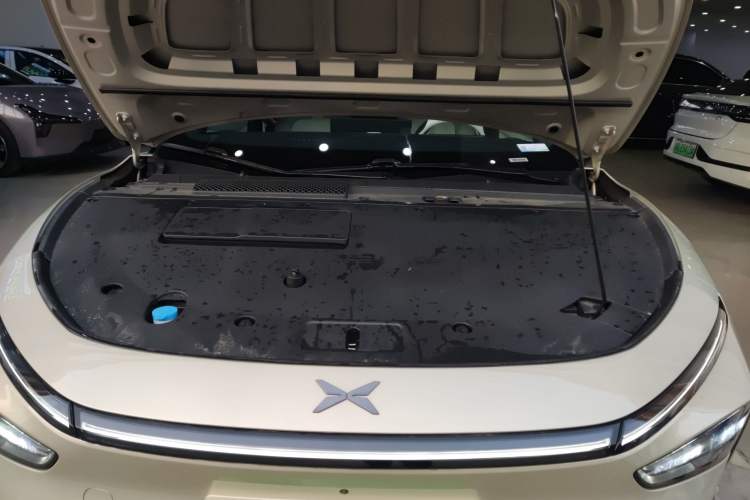 Used XPeng P7+ 2024 Ultra-Long Range Max Engine Bay